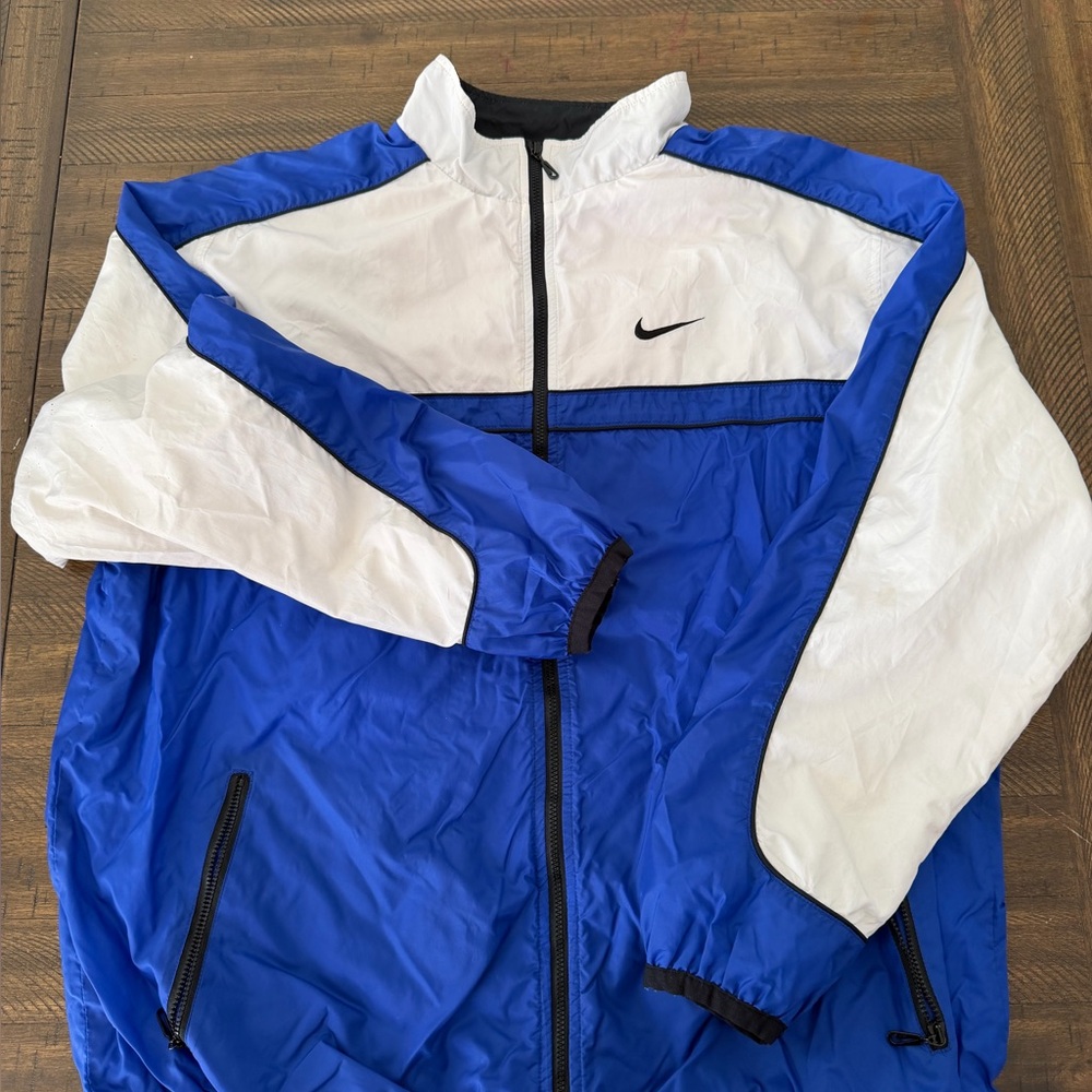 Nike Women’s Shasta Blue and White Windbreaker Jacket